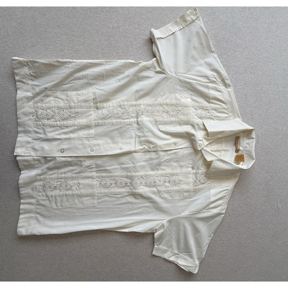 The Havanera‎ Co Men's Button Up Shorts Sleeve Shirt Cream Color Size Medium
